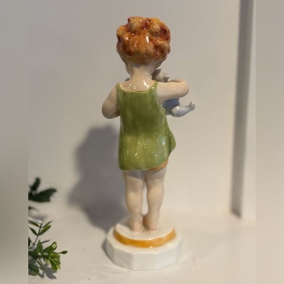 Royal Worcester Made in England Hand Painted Boy Figurine - Picture 4 of 10